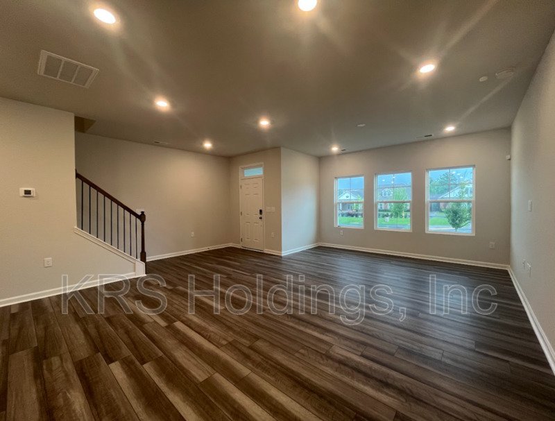 Luxurious Townhome available for rent in Trace at Olde Towne area! property image