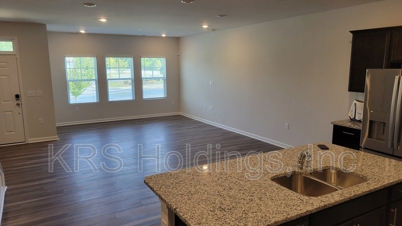 Luxurious Townhome available for rent in Trace at Olde Towne area! property image