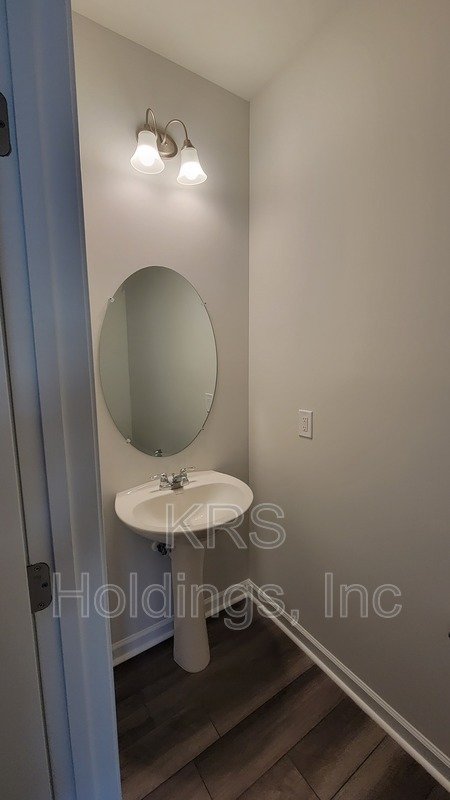 Luxurious Townhome available for rent in Trace at Olde Towne area! property image