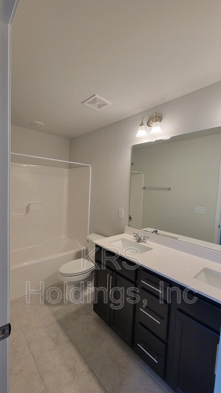 Luxurious Townhome available for rent in Trace at Olde Towne area! property image