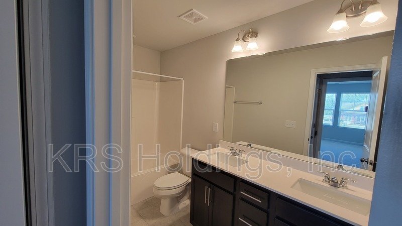 Luxurious Townhome available for rent in Trace at Olde Towne area! property image