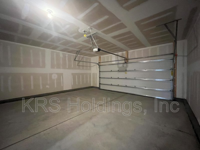 Luxurious Townhome available for rent in Trace at Olde Towne area! property image