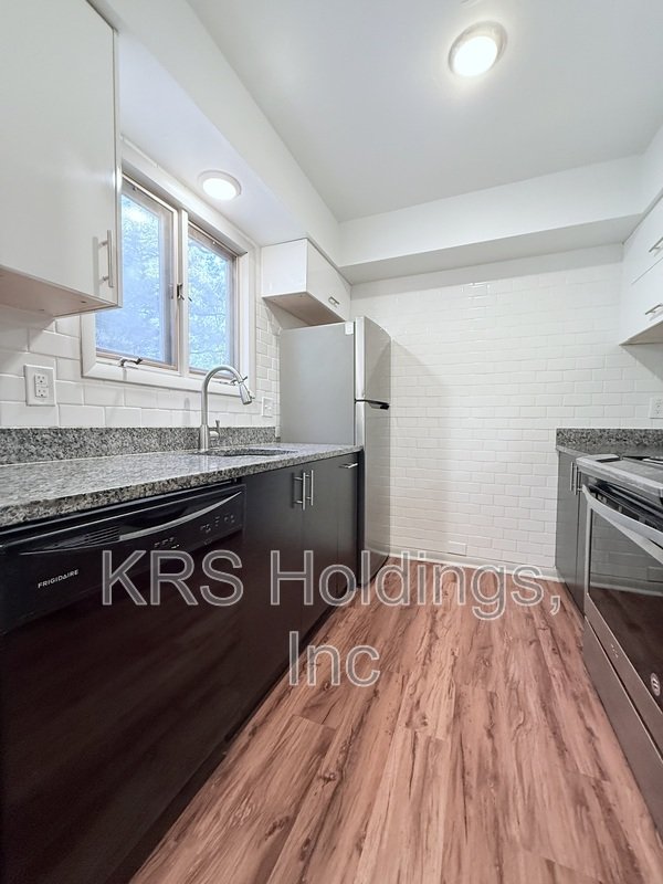 Amazing 2 Bedroom in Prime Location! property image