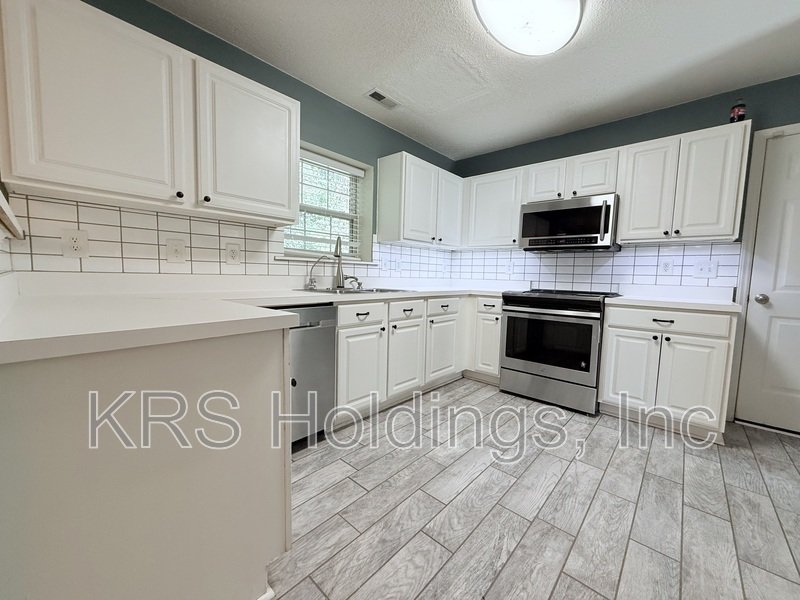 3 Bedroom Home in Great Raleigh Location! property image