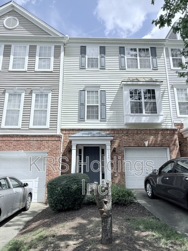 Townhouse in Fantastic Raleigh Location! property image