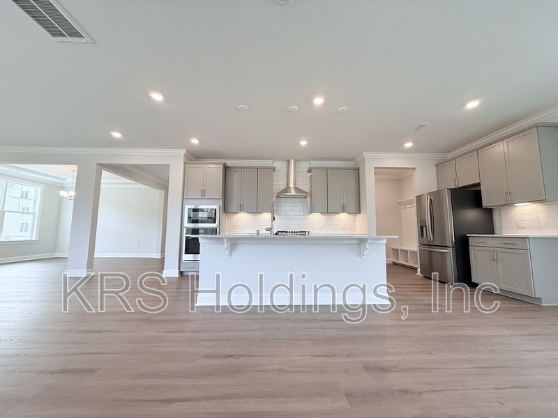 BRAND NEW CONSTRUCTION 5 BEDROOM HOME! property image