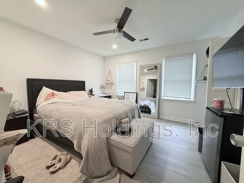 Chapel Hill Townhome for Rent – Convenient to UNC property image