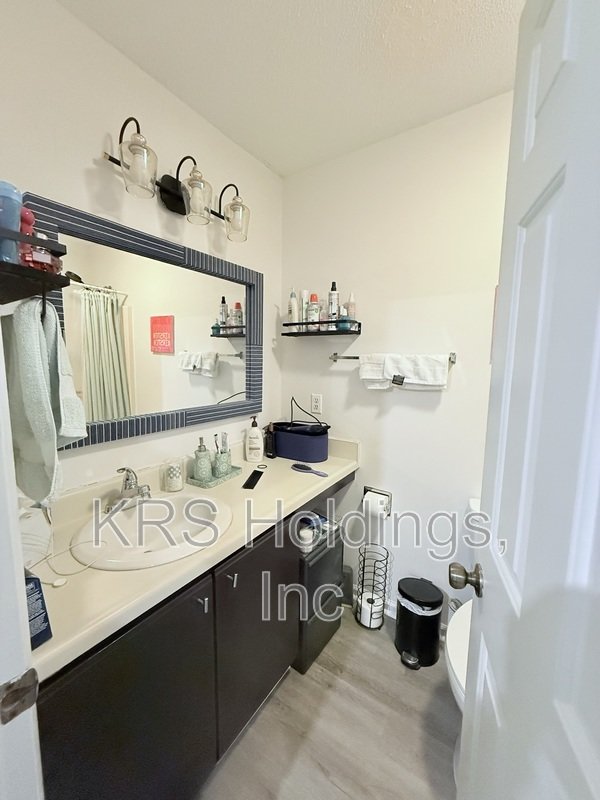 Chapel Hill Townhome for Rent – Convenient to UNC property image