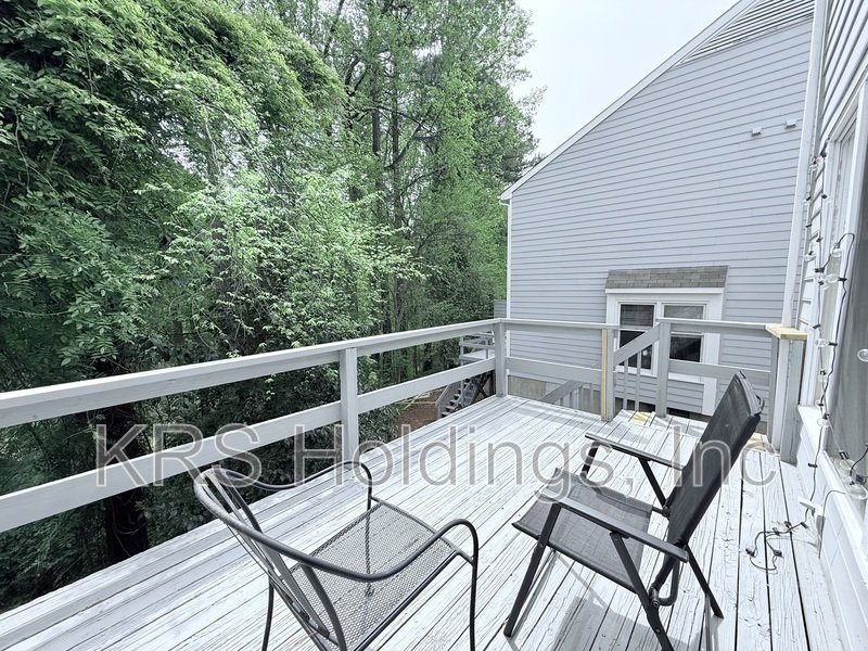 Chapel Hill Townhome for Rent – Convenient to UNC property image