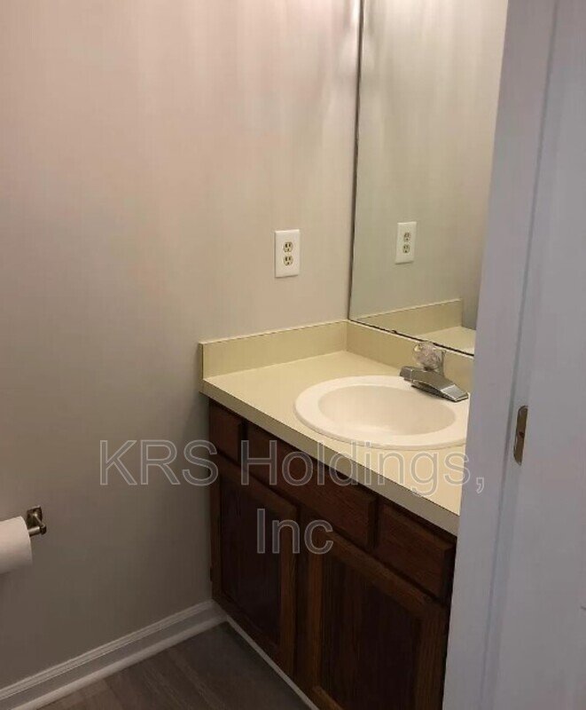 Charming Townhome in North East Raleigh for Rent! property image