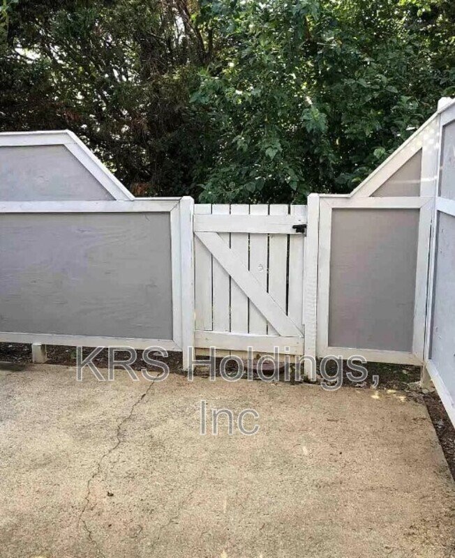 Charming Townhome in North East Raleigh for Rent! property image