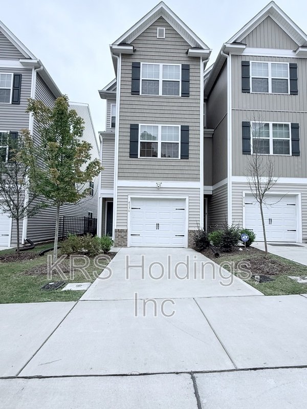 3BR/2.5BA End-Unit Townhome in North Durham – Garage, Office, Washer/Dryer Included property image