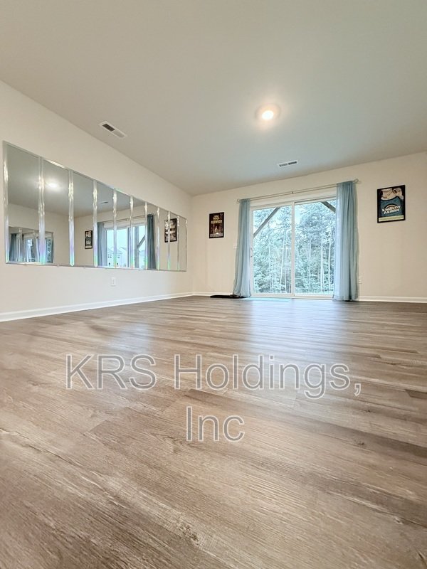 3BR/2.5BA End-Unit Townhome in North Durham – Garage, Office, Washer/Dryer Included property image