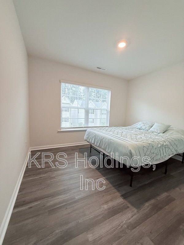 3BR/2.5BA End-Unit Townhome in North Durham – Garage, Office, Washer/Dryer Included property image