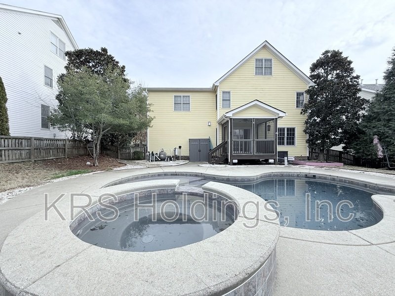 Heritage Home with a Pool! property image