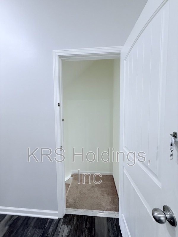 End Unit Townhome with a Basement in Clayton! property image