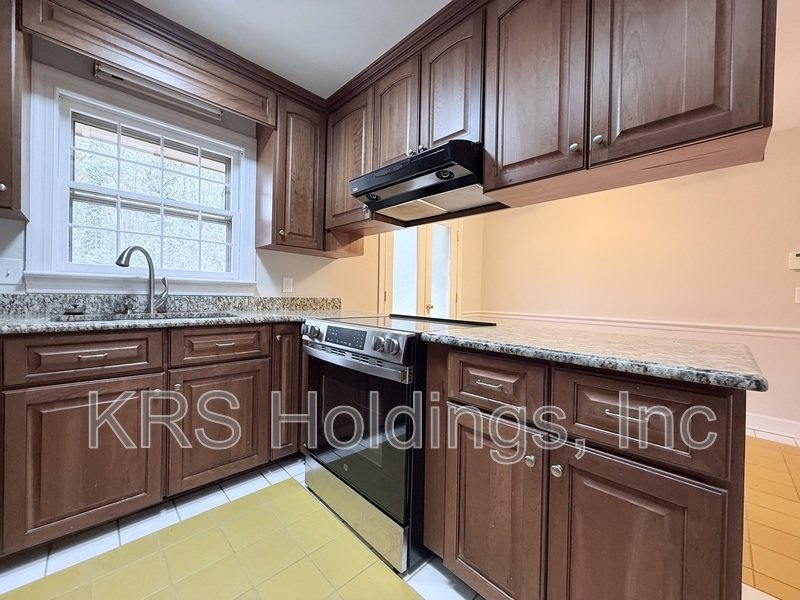 Large Home in East Raleigh with a POOL! property image