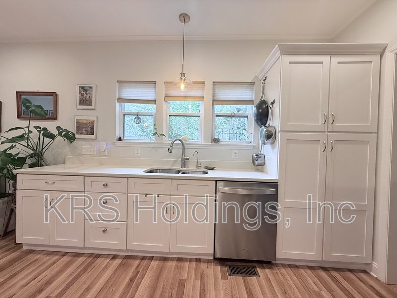 Renovated Downtown Durham Bungalow property image