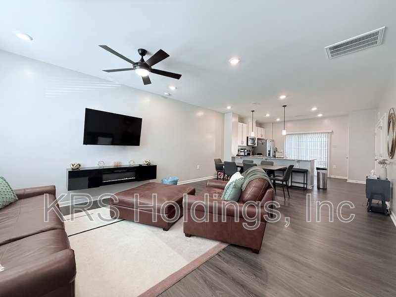 Immaculate Raleigh Townhome property image