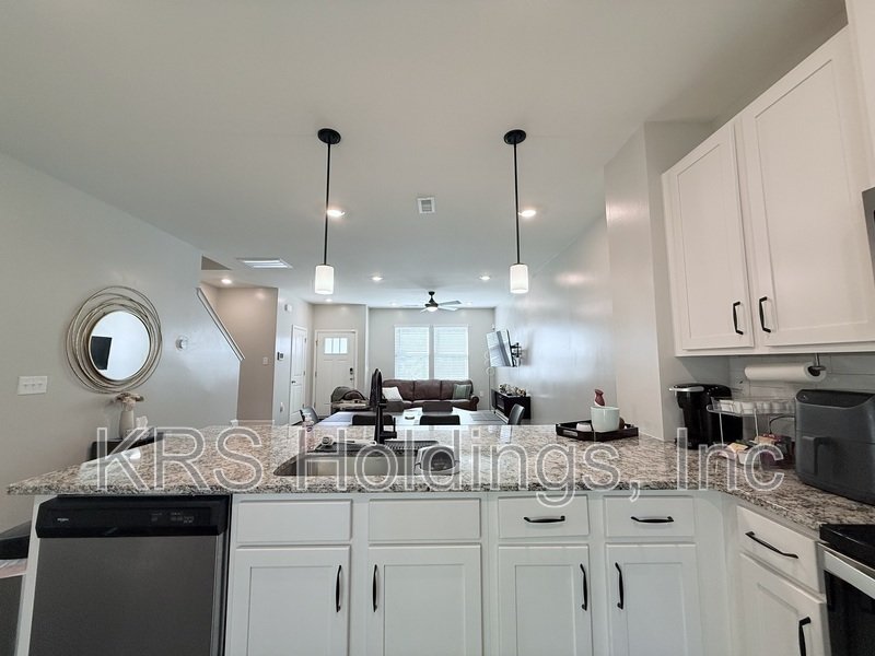 Immaculate Raleigh Townhome property image