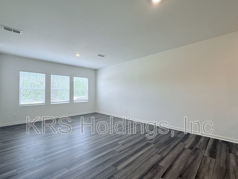 BRAND NEW CONSTRUCTION IN DURHAM! property image